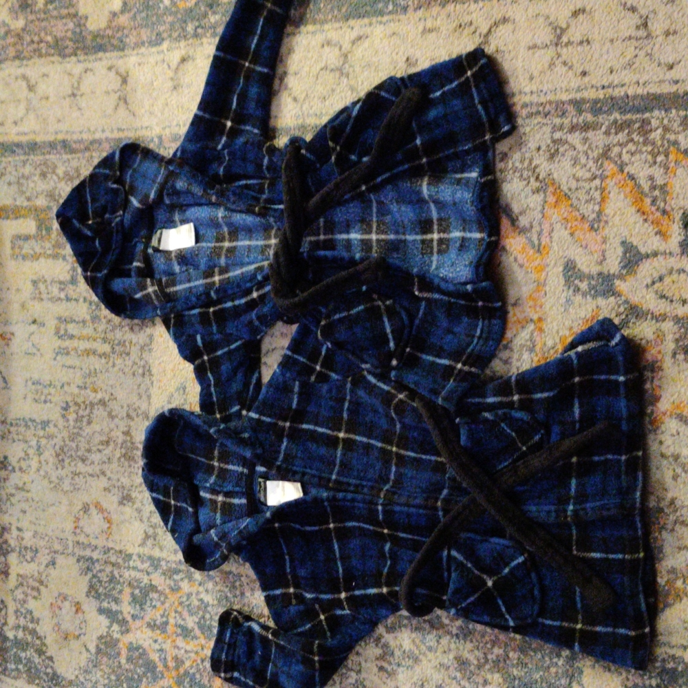 Twin boys bath robes 4T